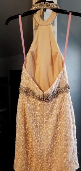 Beaded Lace Halter Open Back Dress. Formal. Size 2 - Picture 3 of 8